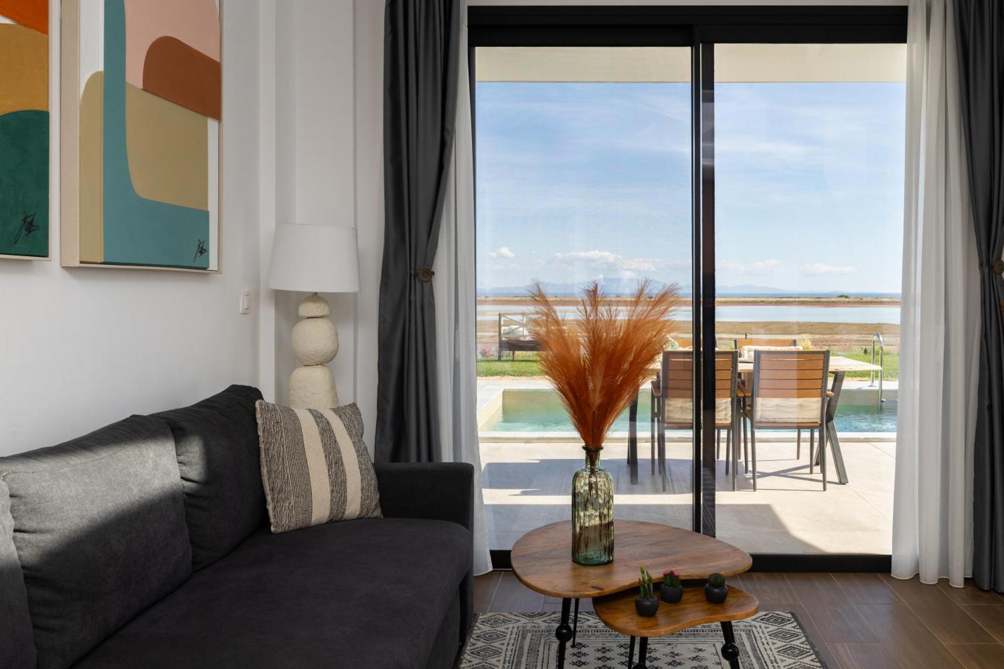 Flamingo View Suites & Villas ネア・ポティダイア エクステリア 写真