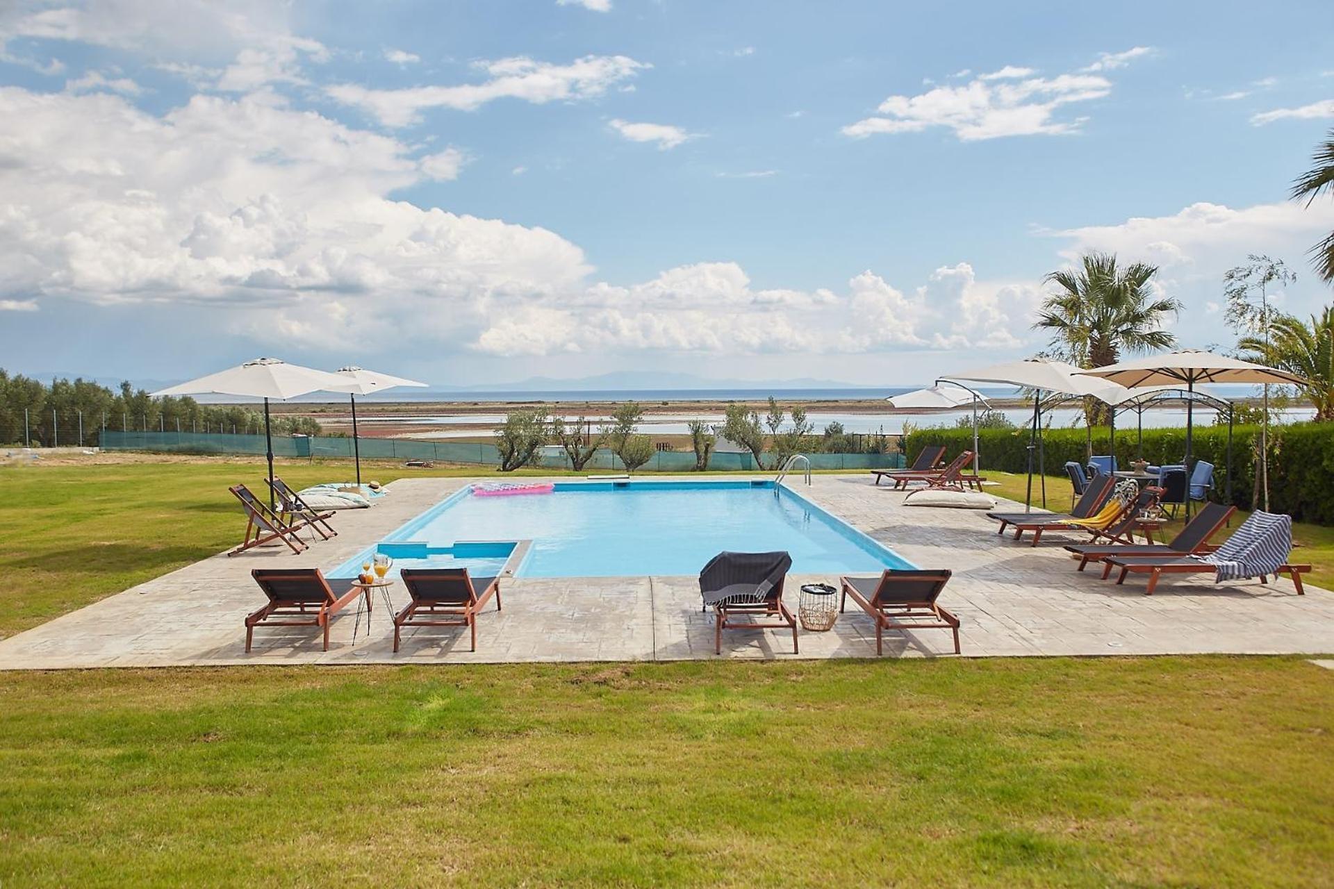 Flamingo View Suites & Villas ネア・ポティダイア エクステリア 写真